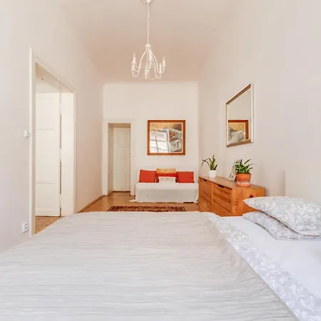 Old Town Magical Comfy 2bdr Historic House Apartment