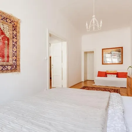 Apartment Old Town Magical Comfy 2bdr Historic House *