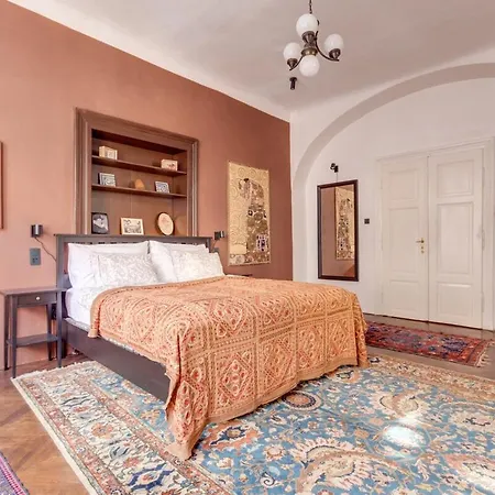 Apartment Old Town Magical Comfy 2bdr Historic House Prague
