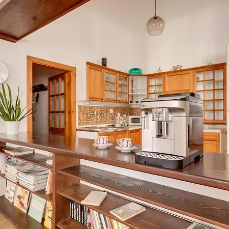 Old Town Magical Comfy 2bdr Historic House Apartment