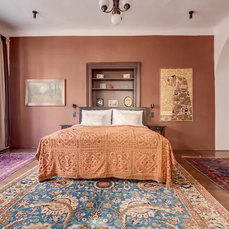 Apartment Old Town Magical Comfy 2bdr Historic House