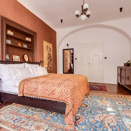 Old Town Magical Comfy 2bdr Historic House