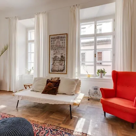 Old Town Magical Comfy 2bdr Historic House Apartment