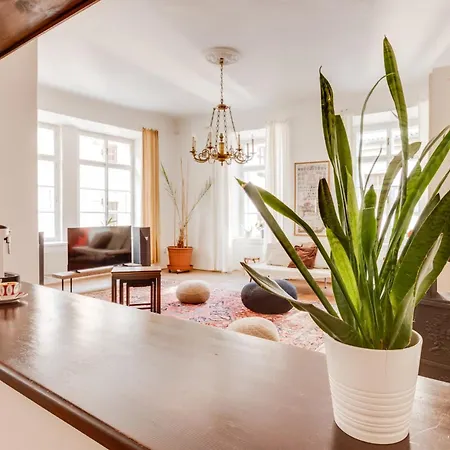 Old Town Magical Comfy 2bdr Historic House