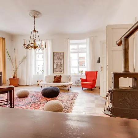 Old Town Magical Comfy 2bdr Historic House شقة *