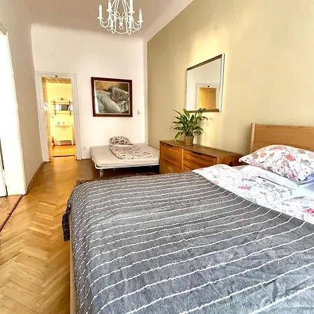 شقة Old Town Magical Comfy 2bdr Historic House براغ